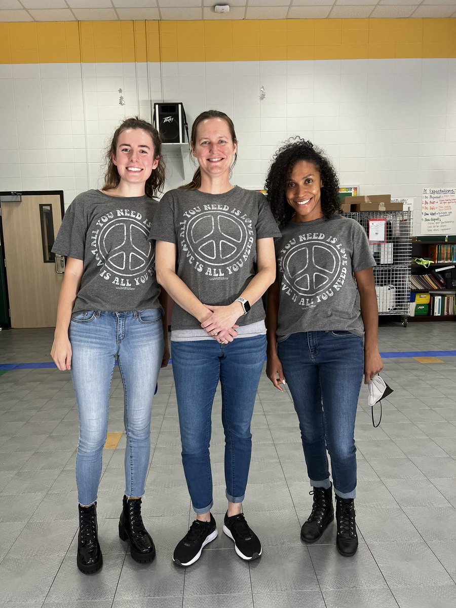 Red Ribbon Week- Twin Day! I have the best team! <a href="/BangElementary/">Bang Elementary</a> <a href="/gracesimonmusic/">Grace Simon</a> @BangArt20 <a href="/AngelLatchley/">Angel Latchley</a> <a href="/erwannwilson/">Erwann Wilson</a> <a href="/MichelleChatag2/">Michelle Chatagnier</a>