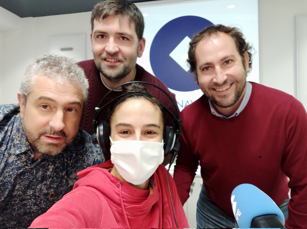 Ferminico... que sé que te quedaste tocado ayer. Nunca quise decir que tenías un toque machista en el programa. Al contrario. Siempre has defendido y apoyado al sector femenino en todos sus aspectos. Si algo de lo que dije se malinterpretó, pido disculpas. 🙏
<a href="/platerceracom/">Fermin Astrain</a>