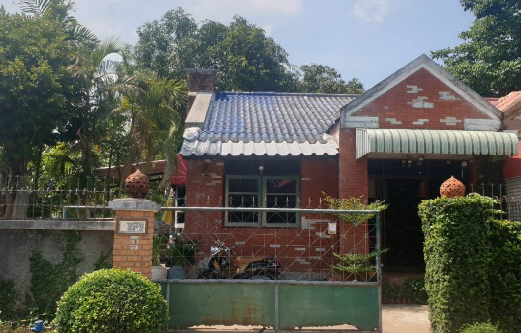 ipunk_baik's tweet photo. diawali oleh kakak-beradik yang ingin merenovasi rumah  agar bisa menjadi lebih nyaman untuk dihuni oleh orang tua mereka namun tetap didesain dengan sangat menarik dan modern.

bagaimana,
tertarik untuk kita #bedahrumah nya?

before                                        after https://t.co/QsPTb6RhDz
