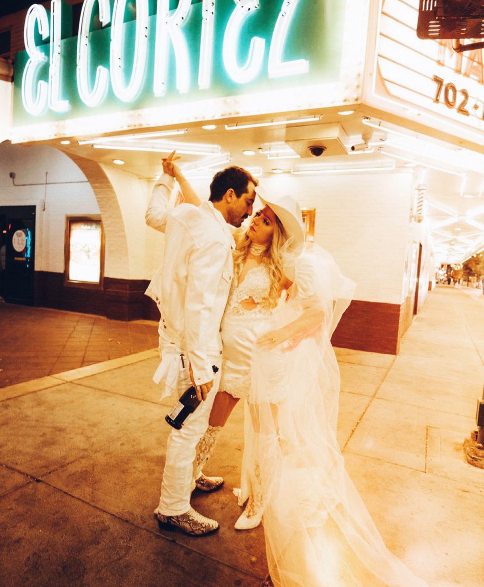 We're 10 DAYS AWAY from our 80 Year Anniversary and we're sharing some of our favorite guest memories from over the years. Have a great picture from the El Cortez you want to share? Send us a DM along with the year the photo was taken 😊 Let's walk down memory lane together!