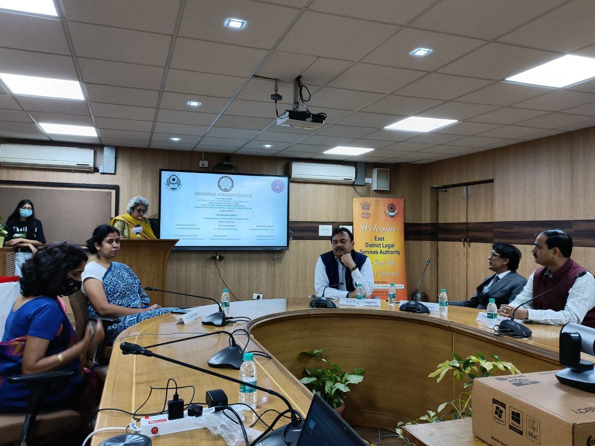 MACollege_DU's tweet image. Inaugural session of 10-day course on &apos;Legal Awareness and Literacy&apos; was held in college. Ld. Shri Deepak Jagotra,  District &amp;amp; Sessions Judge and Chairman, DLSA East delivered inaugural address. Welcome address by Prof Sanjeev K Tiwari. 270 students have registered for the course