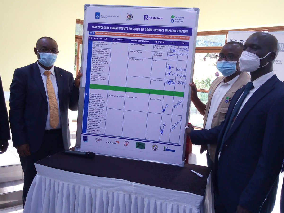 cisanu_uganda's tweet photo. Minister for @MoLGUganda Hon. Raphael Magyezi officially #Launches the #R2GProject & @ACFinUganda #StrategicPlan2021-2025 in #Adjumani with a commitment to have a #Uganda free of #hunger & #malnutrition in the next #5years.
#R2GLaunchAdjumani
@MariamAkiror @ACFinKenya @acfhearo https://t.co/lfQWgOLfE6