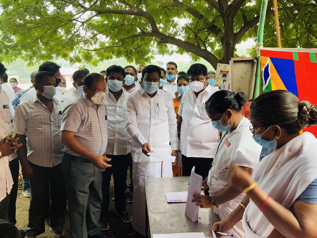 IPHPME's tweet photo. பூவிருந்தவல்லி சுகாதார மாவட்டத்தில் உள்ள அறிஞர் அண்ணா மேல்நிலை பள்ளியில் இன்று "வருமுன் காப்போம்" முகாமை பூவிருந்தவல்லி சட்டமன்ற உறுப்பினர் அவர்கள் தொடங்கி வைத்தார். உடன் பொது சுகாதார நிறுவன துணை இயக்குநர் அவர்கள். பொதுமக்கள் முகாமில் கலந்து கொண்டு பயன் பெற வேண்டுகிறோம். #IPH. https://t.co/LE2UtqgIW9