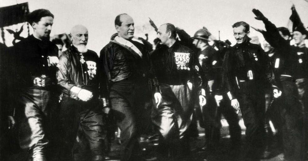 бенито муссолини марш на рим. поход муссолини. чернорубашечники бенито муссолини. марш на рим 1922. поход муссолини.