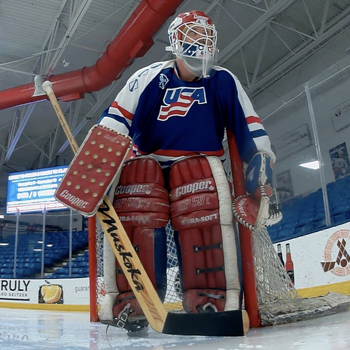 coopergoalie's tweet photo. Got invited to a weekly pick up game tonight. Seems they forgot to invite any defense though. Oh well. We played at USA Hockey Arena, so I went full blown ‘Merica with the kit.
#vintagegoalie #coopergoalie #gp59 #durasoft #gm12 #gm31 #sk2000 #respectthecombo https://t.co/hnJVDM08ZB