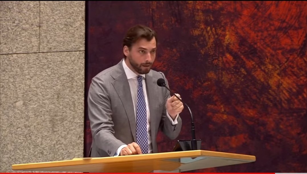 VVendetta84's tweet photo. @thierrybaudet had gelijk!

Met dit griepvirus, is er een infrastructuur opgetuigd, die elk moment en bij elk willekeurig voorval opnieuw kan worden aangewend!

- #lockdown
- #Mondkapjes
- #Anderhalfmeter
- Experimentele injecties

De coronatijd is een gehoorzaamheid training! https://t.co/WNEycBbNNT