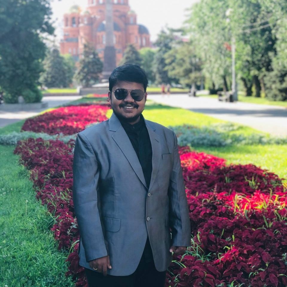 KarunMuRuba's tweet photo. Graduation photo shoot 

#NewProfilePic 
#LatePost https://t.co/yXpivJHmhj