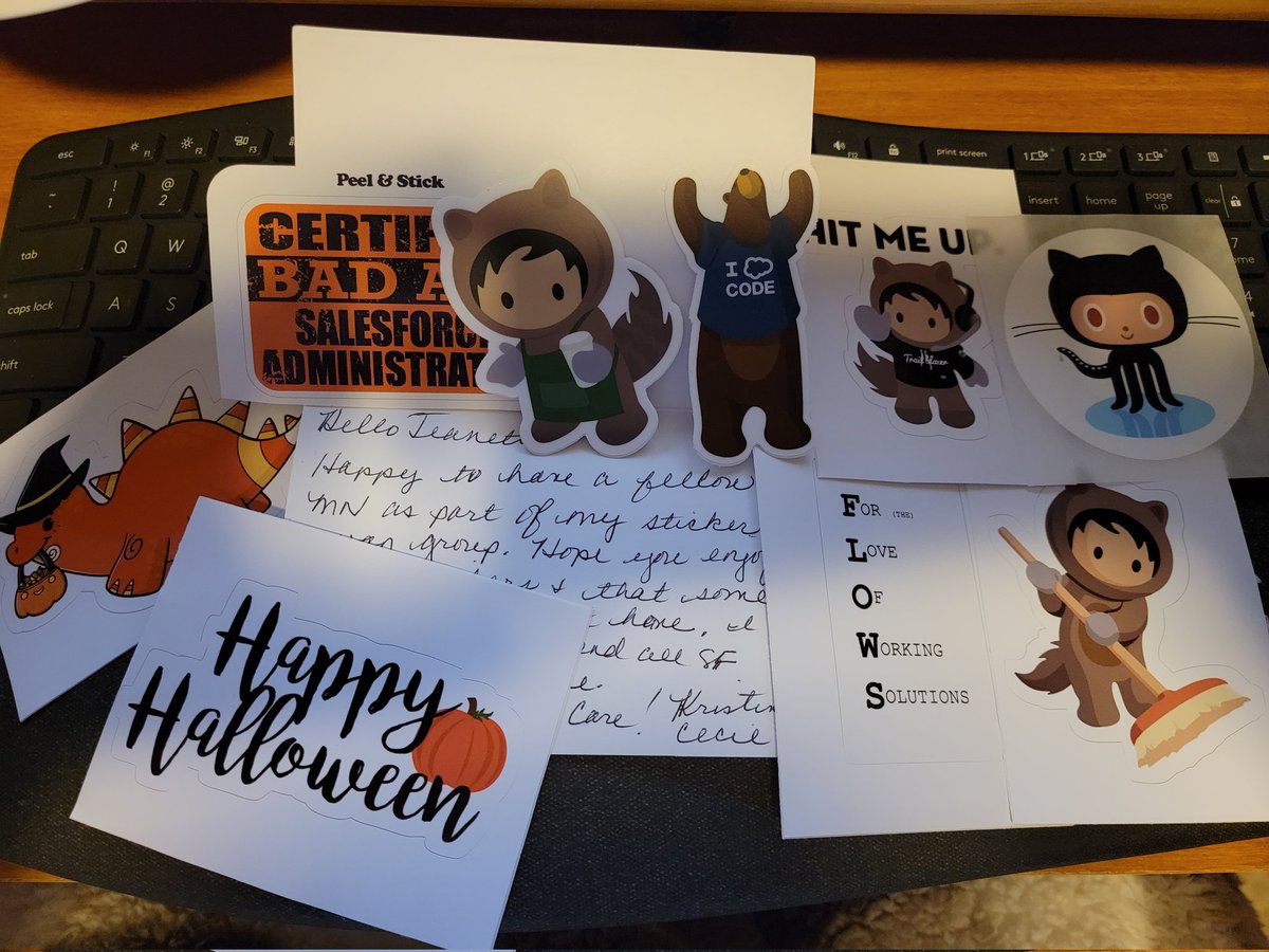 JeanetteJett's tweet image. Thank you @kececil for the #SnailMailStickerSwap #SpookyS4 mail! I love them all! 😍