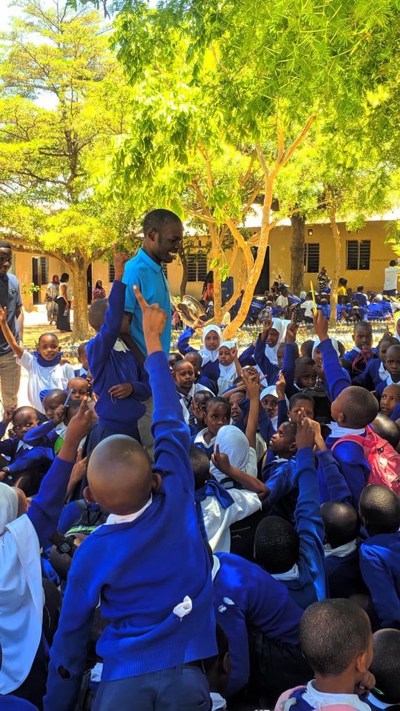 AnodiKaihula's tweet photo. Elimu ya afya ni muhimu ili kuwakinga watoto dhidi ya magonjwa mbalimbali.
Hili ni jukumu letu sote popote pale.
#IpeUsafiIkupeUhai
#ZungumzaNao
#ChangeMaker4Children
#TuwalindeWatoto https://t.co/JzKsy8f5aT