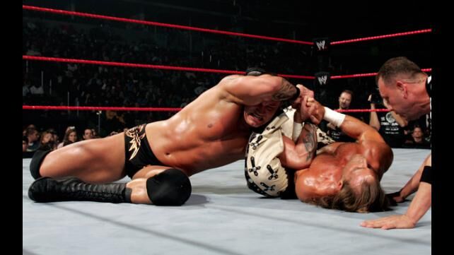 Also on October 28 in @RandyOrton history,in 2006 he lost to HHH by pedigree in Dubuque,Iowa & in 2007 at the Cyber Sunday PPV in Washington,D.C. he kept his WWE Title losing by DQ to Shawn Michaels(low blow).Fans voted Shawn to face Randy over Mr. Kennedy & Jeff Hardy. https://t.co/rdCi2aDTsF