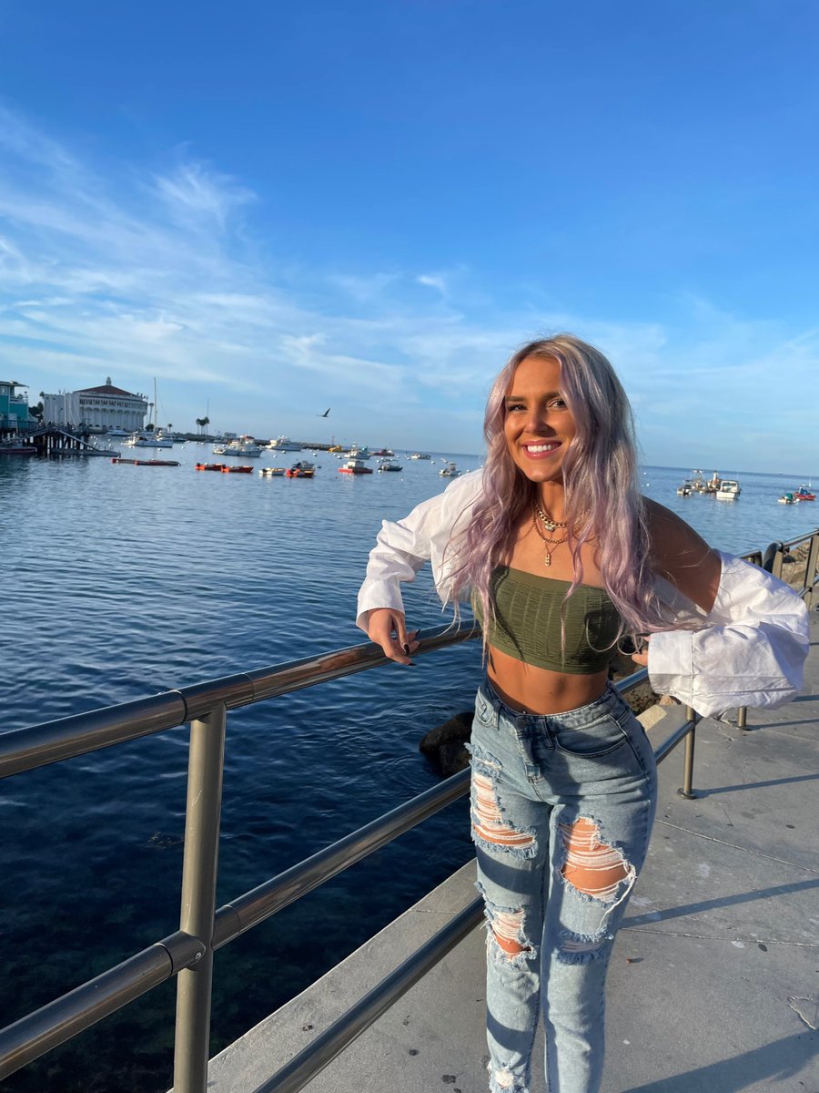 allyraine14's tweet photo. california dreamin ☀️ https://t.co/osx9ewOofx