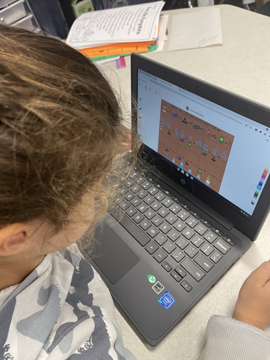 PaezMrs's tweet photo. A glimpse into our Mind Gym time. We love working our brains to make them stronger!! During this time, students get to choose what they work on @TISDGOES #agency #kindergarten #GOseastheday🐯🖤💛 https://t.co/BRwRFFetZr