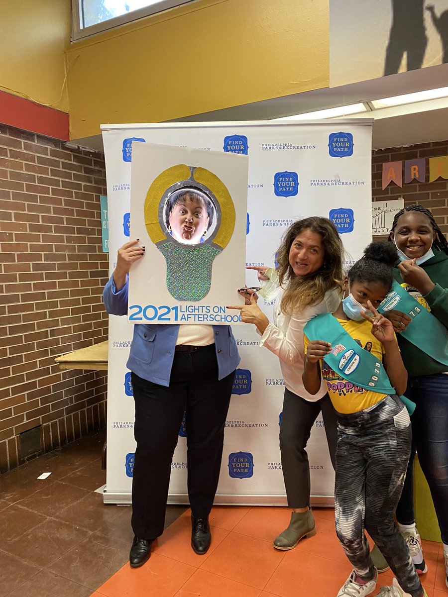 cynfigueroaf's tweet photo. After school shenanigans with the amazing @PhilaParkandRec @OttLovell @PHLfamilies @PhillyMayor at Winchester Rec https://t.co/VWrR3RDCzZ