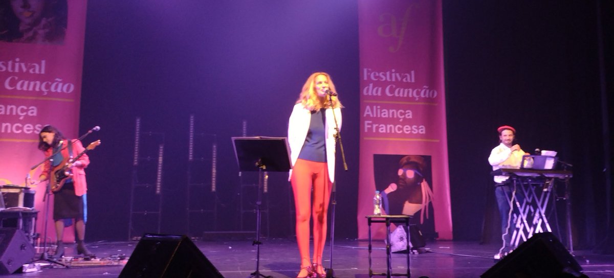 donniedarko73's tweet photo. festival da canção - aliança francesa: letrux @ teatro prudential 

#letrux #aosprantos #aliançafrancesa #teatroprudential #glória #riodejaneiro https://t.co/nc6bznxqxD