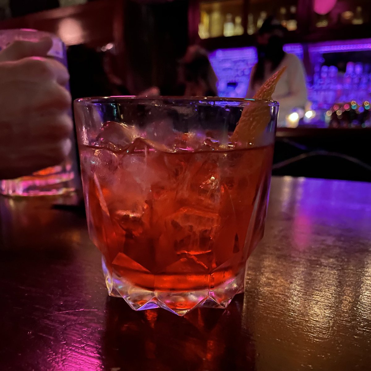 negroni-posting. twitter user sarah_cougs wishes everyone a good evening