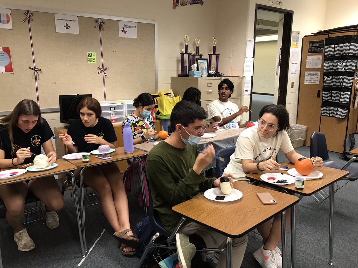 KO French tweet media