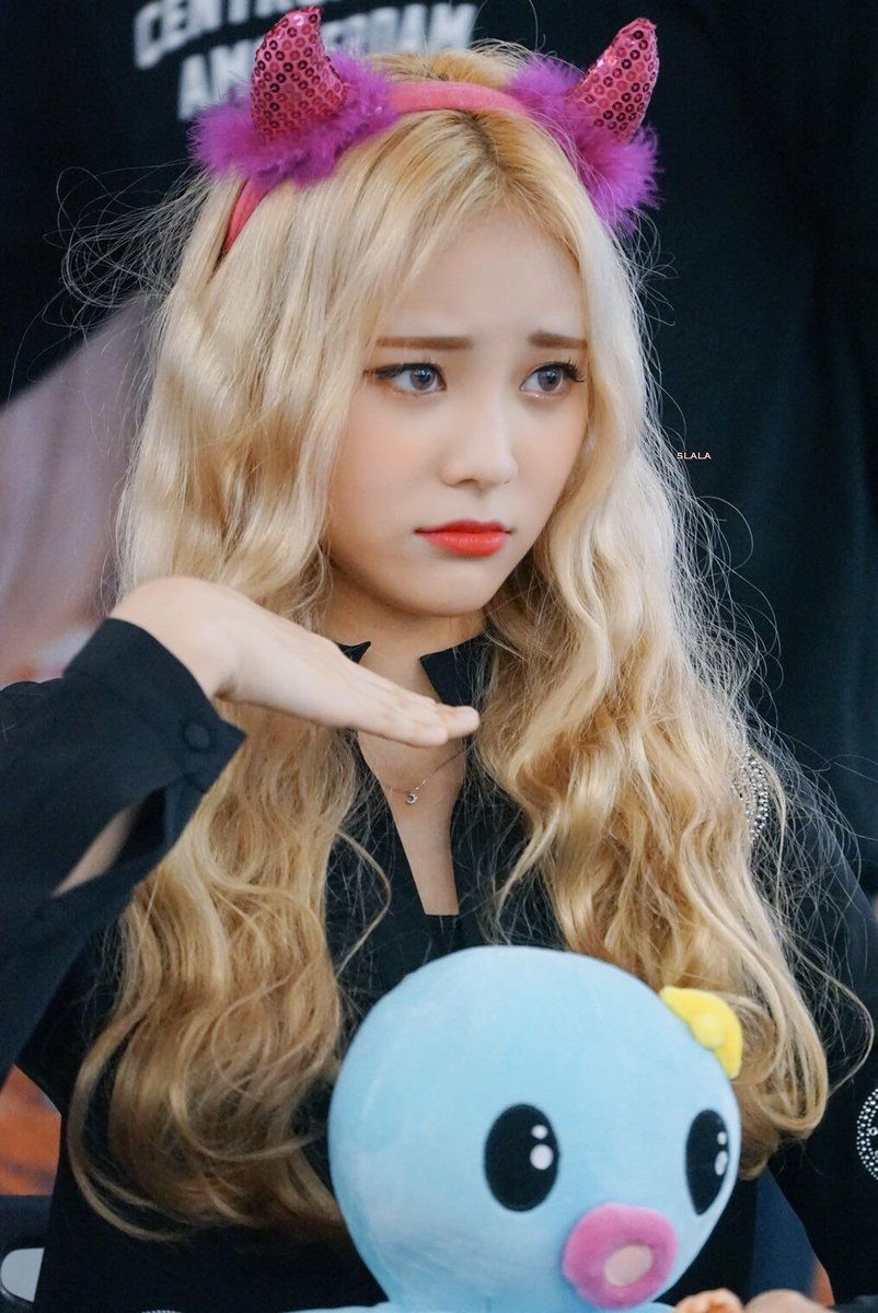KhMinseo's tweet photo. ㅤ       🍶 ¡! ...〈 김민서 〉↷
                             ،، ִֶָ 𖢆 Kim MinSeo 𖨥 ꞈ❜
                           # vía instagram

  𓆝.⠈. ⠈. ⠈. ⠈. 𓆜   .⠈. ⠈. ⠈. ⠈.𓆝

Luego de clases mis hermanas y yo fuimos al huerto de calabazas. 🍂 https://t.co/em8pCKbjVB