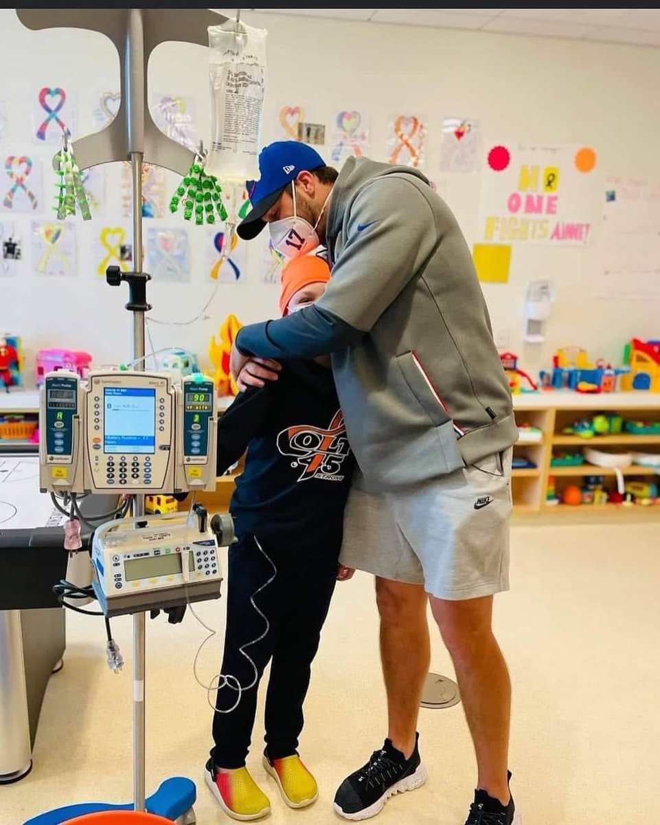 BillsMafiaBabes's tweet photo. This is why fans donated. One of our Babes shared the story of Colt, who is battling ALM Leukemia. Josh sought him out during the visit to his grandmother’s wing, and was seen wearing a Colt45 bracelet at practice in support of the boy. The Bills are built different. #BillsMafia https://t.co/0KavrjUZPS