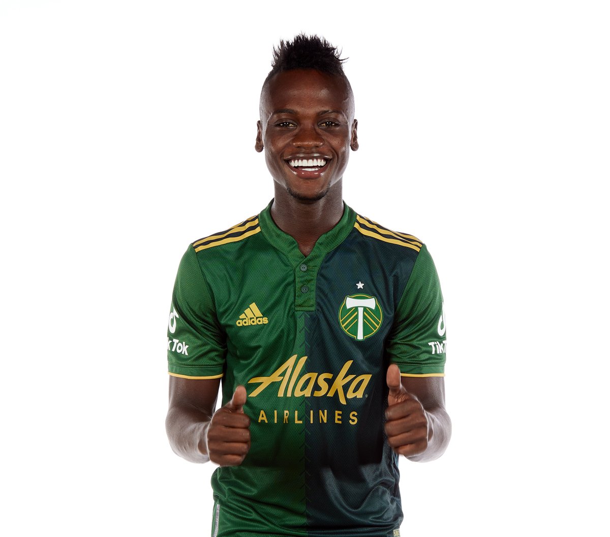 Green and gold tonight. RT this post for a chance to win a green Timbers kit, courtesy of @AlaskaAir. #RCTID