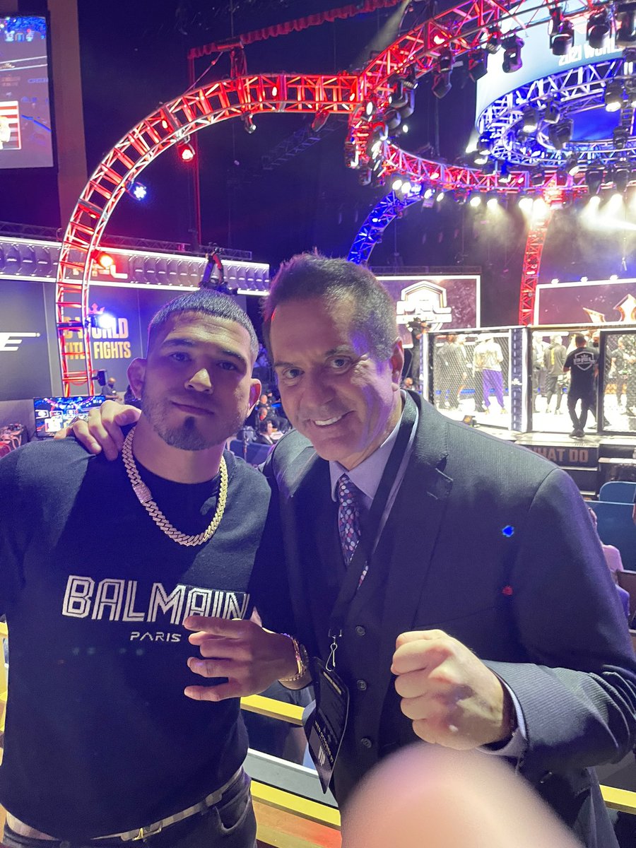 GoldieOnTV's tweet photo. Seeing all my favorites is the best! The love @Showtimepettis and @vitorbelfort show me fills my heart and soul! #itisallover https://t.co/54iDyf5H4s