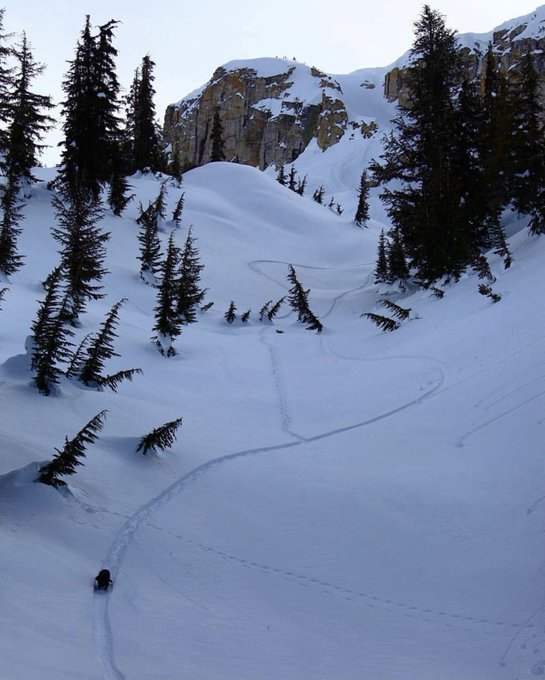 #Lacrygirl blazing her own trail in the backcountry of the #easternsierras #mammoth area https://t.c<a href="/tag/lacrygirl"class="tags">#Lacrygirl</a><a href="/tag/mammoth"class="tags"><span>#mammoth</span></a><a href="/tag/easternsierras"class="tags"><span>#easternsierras</span></a>