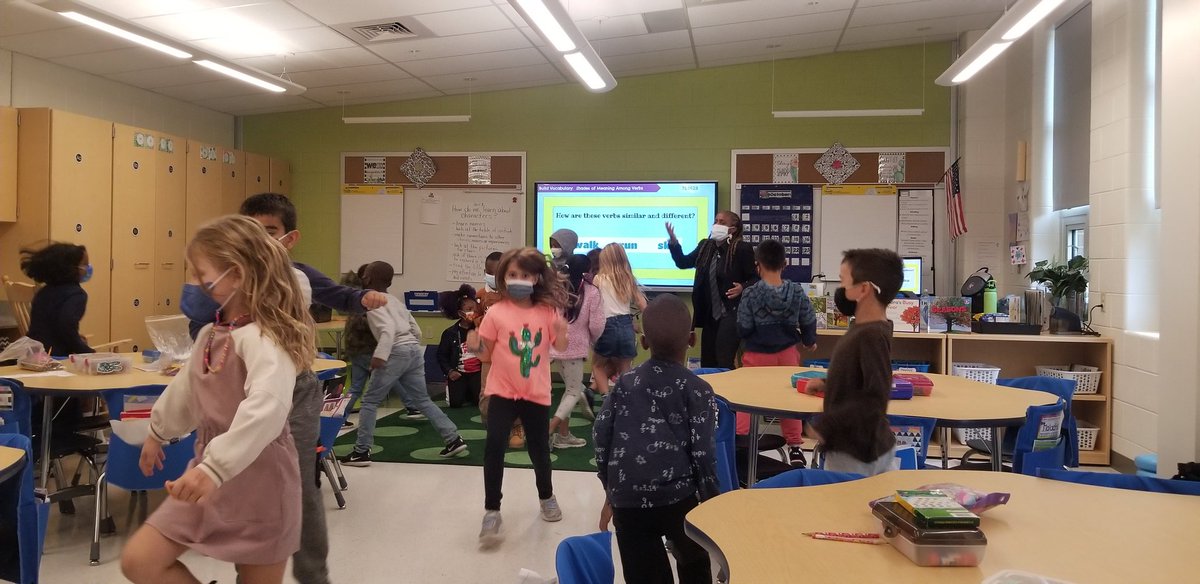 carolynaltuner's tweet photo. Ms.Thompson fostered a deeper understanding of the shades of meaning verbs can have by encouraging her 1st graders to act them out! @PrinSFES @SnowdenFarm_AP @SnowdenFarm_SDT @MakingThemThink https://t.co/gJM4WVN98n