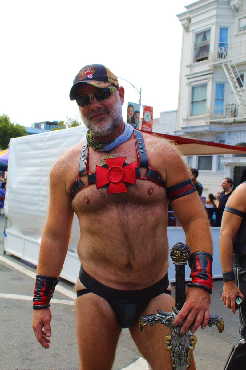 GaydianPhotos's tweet photo. MegaHood 2021 Folsom Street Fair #FolsomStreetFair #MegaHood2021 https://t.co/Xd48ZVABnh