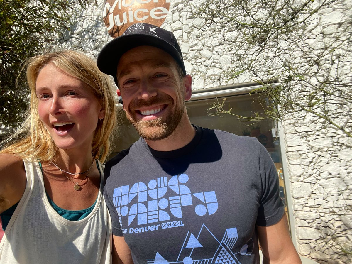 mahoney_magic's tweet image. Wen moon ? @moonjuiceshop
@benlakoff @DefiNft @FWBtweets juiced hangs 👅 

#frothy blue algae smooooothies in the haus ;)