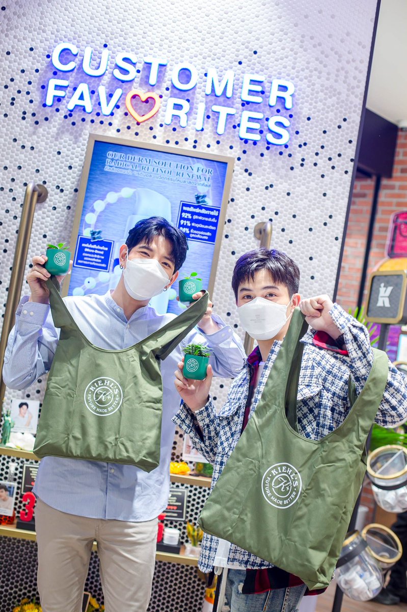 4wheelsFC's tweet photo. ที่แรกในไทย! กับดีไซน์ร้านในคอนเซ็ปต์ SUSTAINABILITY ที่ร้านคีลส์แฟล็กชิฟสโตร์ เซ็นทรัลลาดพร้าว ชั้น 1 
ภายใต้แนวคิด Future Made Better
พร้อมให้บริการ Kiehl’s Lovers แล้ววันนี้
และยังมีแคมเปญดีๆ เผย 3 วิธีรักษ์โลก 

📌 https://t.co/18rahAfd7I

#KiehlsFutureMadeBetter ,#4wheelsss https://t.co/5QPRcqnklv