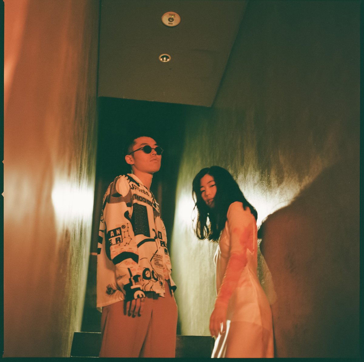 koi_kiseichu_jp's tweet image. |◤ 劇伴アーティスト紹介3/13 ◢|

🦋#MIRRROR🦋
(@MIRRROR_MIRRROR )

サンフランシスコ・ベイエリアで育った日系アメリカ人、Takumi と Mei によって2018 年に結成。最近のリリースはラッパーの kZm がフィーチャーとして参加したシングル”back n forth”。

映画『恋する寄生虫』11/12公開🐛