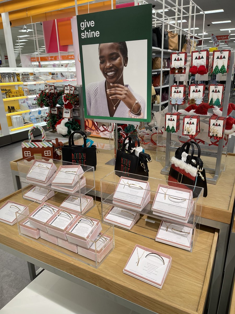RichardMed12's tweet photo. Christmas in October?! Why not!!!#target #T2225 #Christmas #ulta #bringjoy #worksomewhereyoulove https://t.co/2WJHY7jT1f
