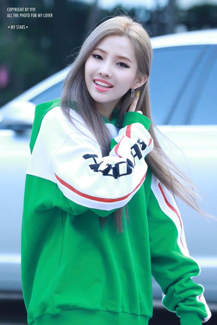 KhMinah's tweet photo. 𑁍.   # Oct. 27, Villa RB.

—Ese día había sido muy divertido para ella pues asistió al huerto de calabazas con sus hermanas donde pasó un momento agradable con ellas, y lo mejor fue que tallaron calabazas para llevarlas a casa.— https://t.co/P8YocYRCGO