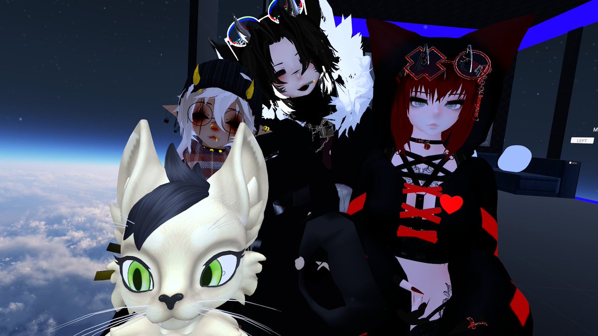 RoyalRest_'s tweet photo. Made a few sweet souls laugh today~! Everyone deserves to smile, ya sweet sweet dorks >< https://t.co/qZKrlJuOO9