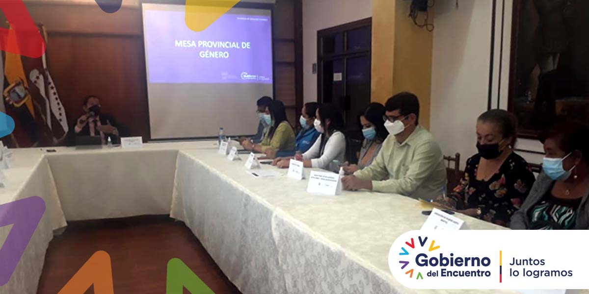 CancilleriaEcZ4's tweet photo. Director @CancilleriaEcZ4, Leonardo Vera, participó en el desarrollo de #MesaProvincialDeGénero misma que tiene el objetivo de erradicar y prevenir todo tipo de violencia contra las mujeres, el evento que contó con la presencia de @GoberManabi, @juanfra_nunez, la @DDHH_Ec https://t.co/rrKJMZHAcx