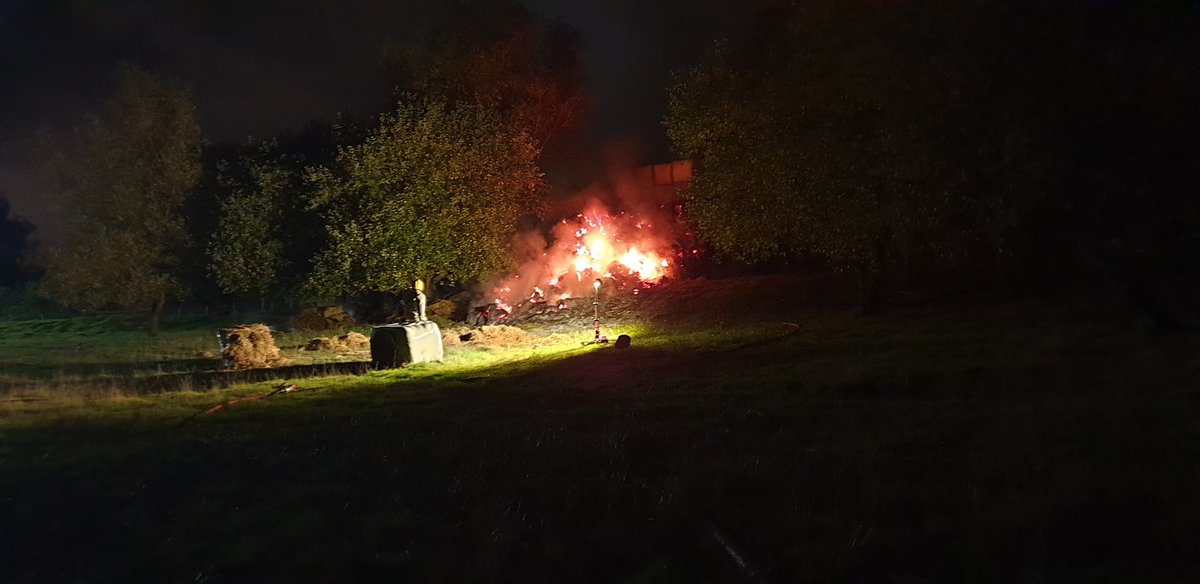 @crichfire currently in attendance at an incident in Denby involving 100 hay bales well alight