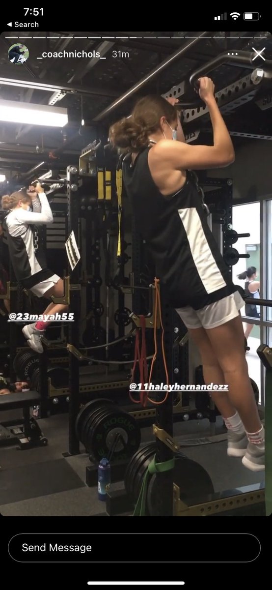 coachsphillips's tweet photo. #MonarchMuscle @mitty_wbb #ProudCoach 💪🦁🖤💛 https://t.co/dXM3w2o6fo