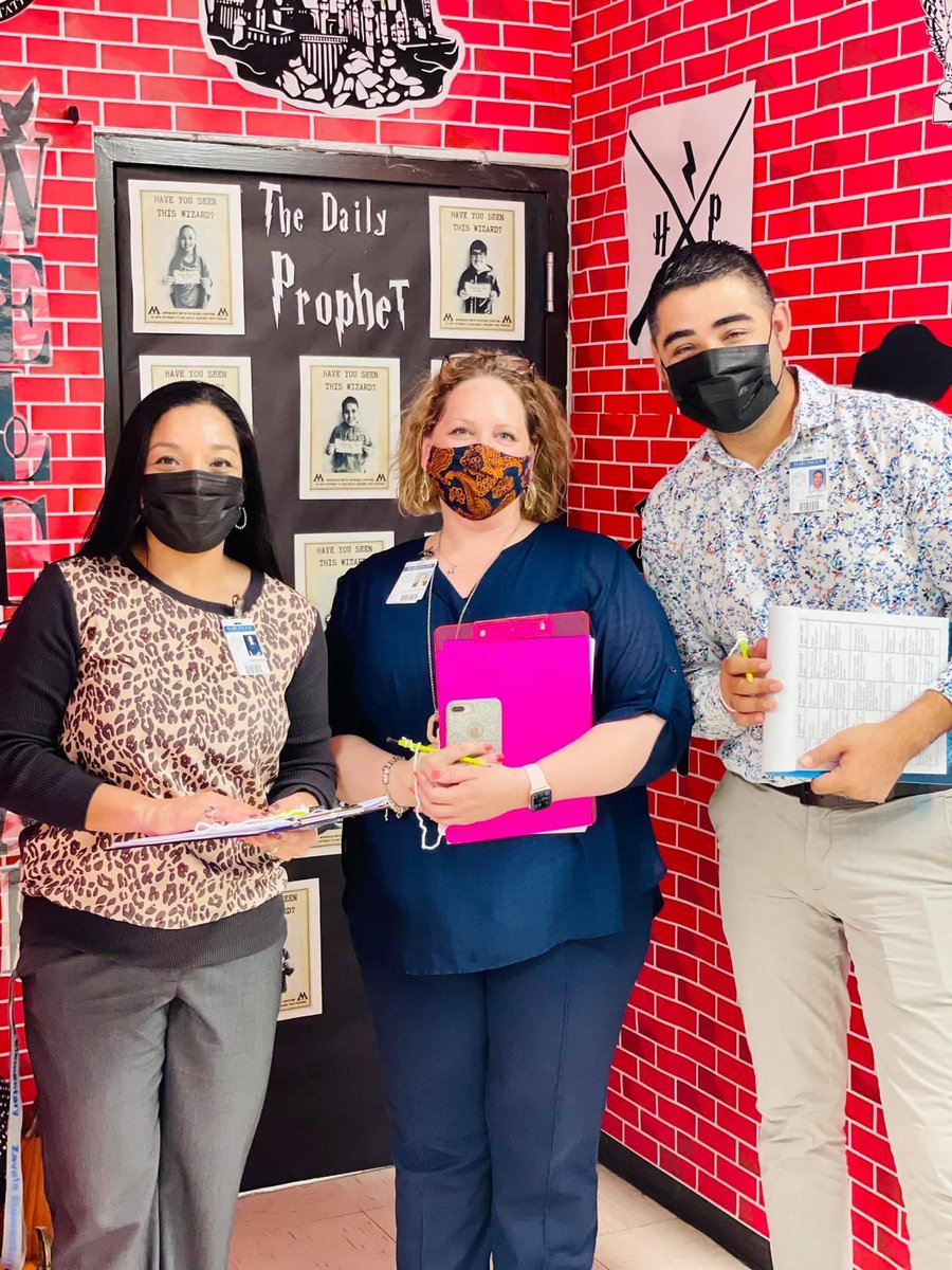TanyaLGarza's tweet photo. Took some time to visit @ZavalaElemHCISD with some amazing colleagues @javihabla and @MaldonadoHCISD.  The Red Ribbon Door decorating was spooktacular! 👻♥️ https://t.co/RY0pLuRorL