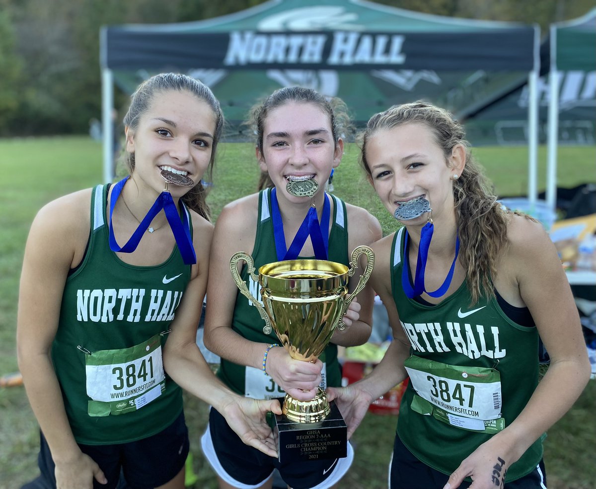 NorthHallXC's tweet photo. 7AAA Region Champs!

Girls 1st 🏆
Boys 2nd 🏆

All Region Honors: 
FR Clodagh O’Bryant
FR Harleigh Smith
SO Abi Moore 
SO Makayla Jones 

FR Bryant Young
SR Ian Harris
SR James Bennett 

#RunHard #RunHumble #RunHappy https://t.co/3NWH68BQNy