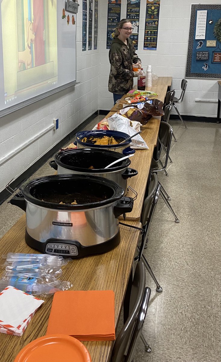 pocadeca's tweet photo. PHS DECA had a Halloween party today!!🎃🎃

And our lovely President made goodie bags🧡🧡

#deca #spookyseason #decainc #phs #pocahighschool #Halloween https://t.co/qQzQu4EKNe