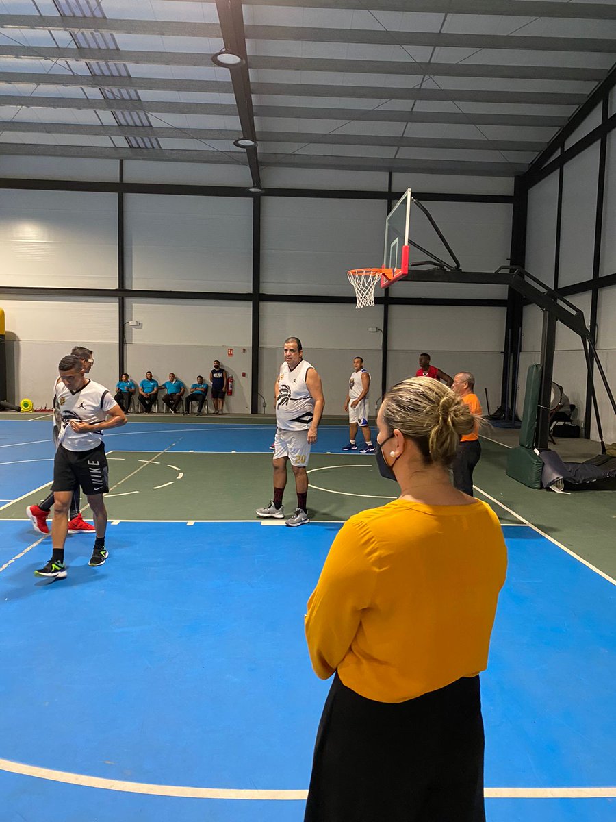 CindyMongeG's tweet photo. Felicidades a mi equipo, por alzarse con el tercer lugar en la liga interna del Servicio de Protección Institucional. Gracias chicos por haber compartido tan gratos momentos y pelear este merecido triunfo. ¡Son unos campeones!🏆🏀🥉 https://t.co/0HNZ9GoTpf