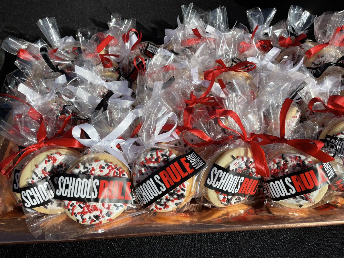 SchoolsRule's tweet photo. Thank you @teenycake for the beautiful cookies! They were the perfect take away gift for our guests at today’s 10th Annual @SchoolsRule Distribution Celebration! #schoolsrule https://t.co/OUrTADaXcV