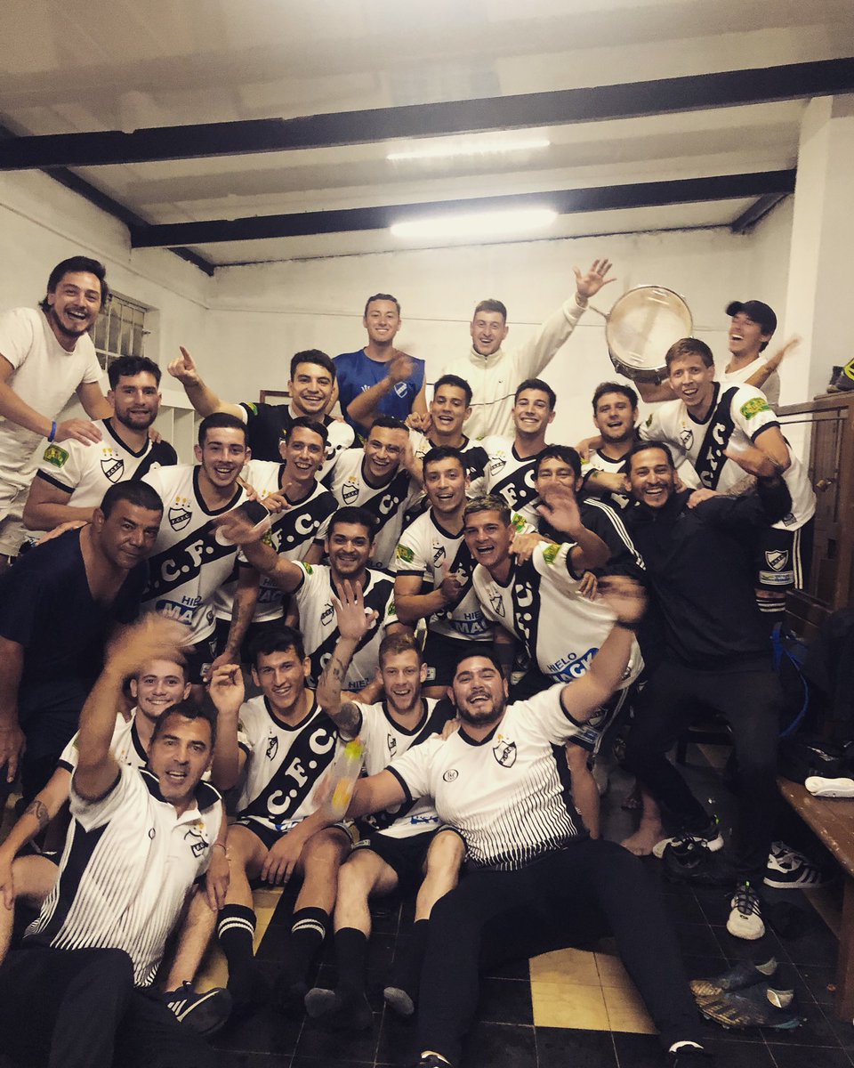 _FerroCarrilFC's tweet photo. +3 y punteros en solitario!!! ⚫️⚪️🚂 https://t.co/t46jV1yQBJ