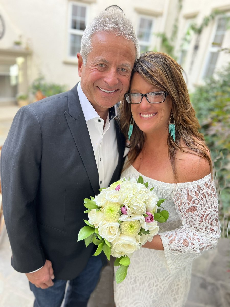 sharkvoice's tweet photo. Once in a while, right in the middle of ordinary life, love gives us a fairy tale. 🤍 On October 17th in front of our immediate family we got married in a beautiful, intimate, private ceremony. Cheers! Love, Randy &amp; Andrea Hahn #sharkvoiceandcupcake #justmarried #happilyeverafter https://t.co/LZfpsNnOvN