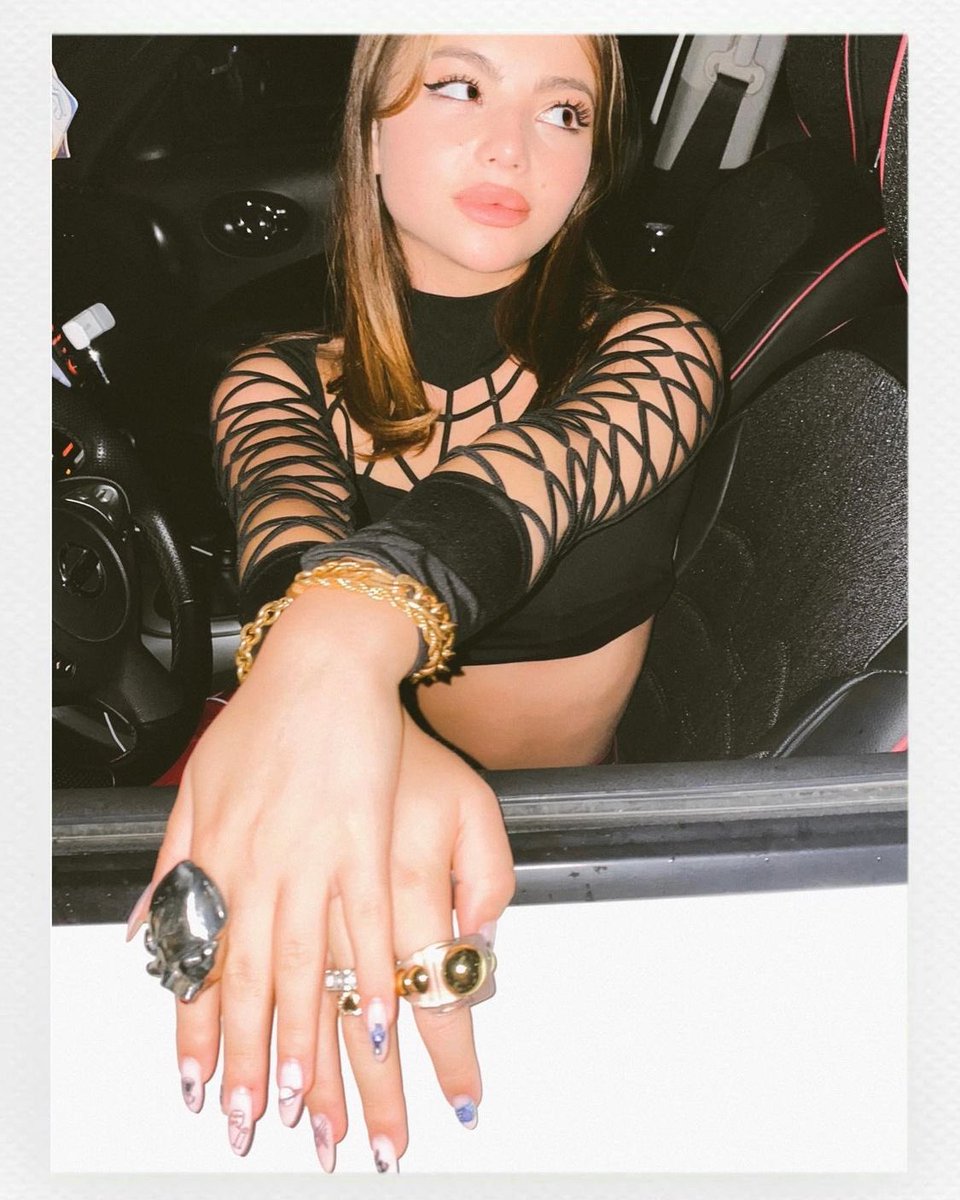 Warming up for a new song 🔜 
Milan Gavris  #newprojectcomingsoon 

🎵 rtn.lnk.to/Bitchmaker