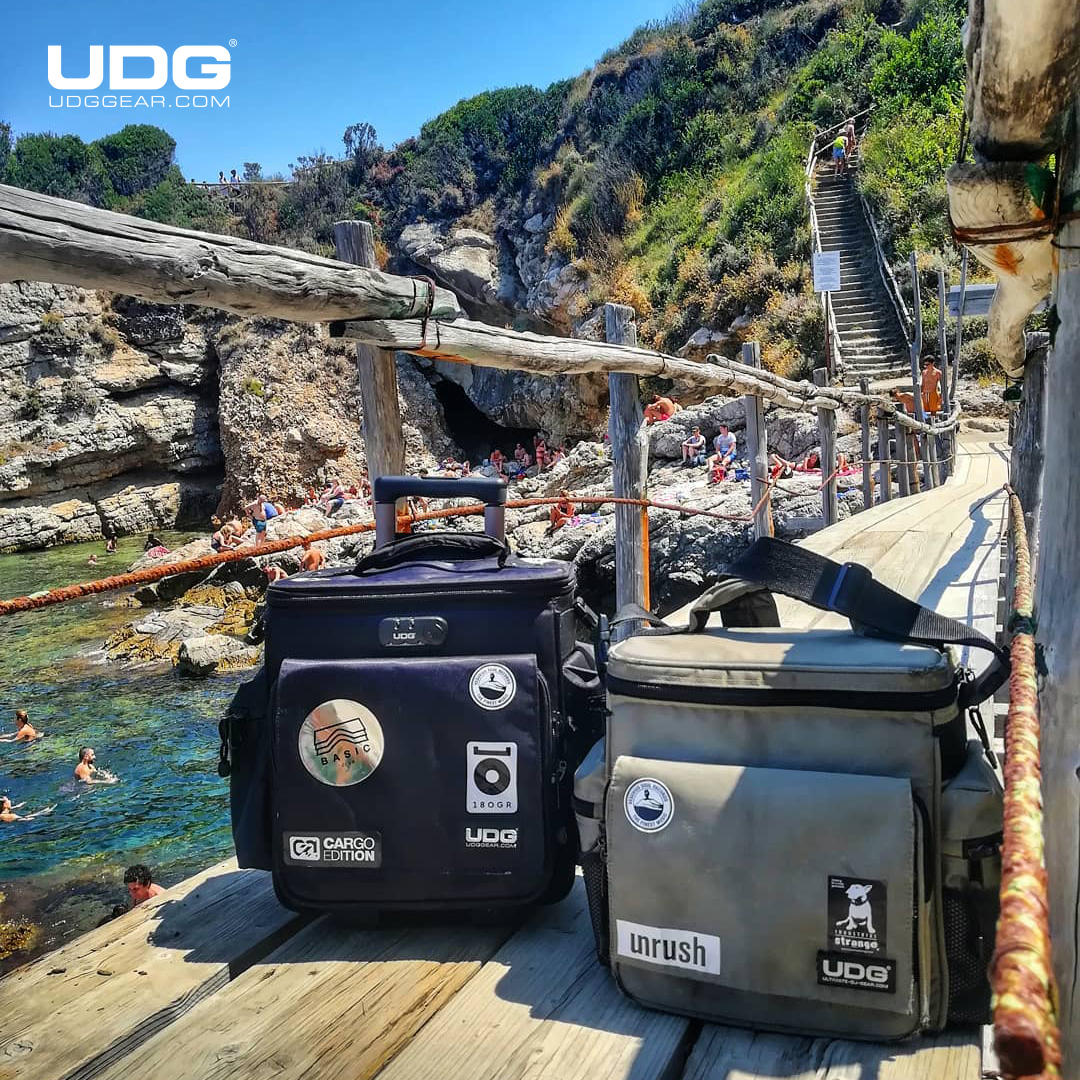 udggearcom's tweet photo. UDG Ultimate SlingBag Trolley Set Deluxe in action by @lucaessedj
#UDG #UDGGEAR #Deejay #Producer #DJLIFE #UDGonTheRoad #DJonTour #UDGReGram #vinyl #passion #lucaesse #underground #house #disco #music #friends #collezioneprivata #digging #arc53 #breakfast #club #slowhotwind https://t.co/ryF3LkMhed