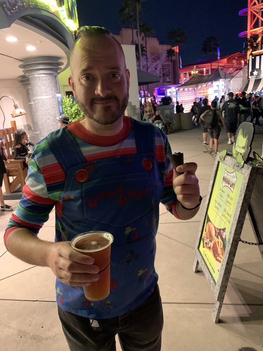 EricOfchinick's tweet photo. My inner 4-year old with juicebox and ice cream ready to take on some Icons and the Pumpkin Lord  @HorrorNightsORL #HHN30 #UniversalOrlando #Orlando #Chucky https://t.co/nsm6PVCOZA