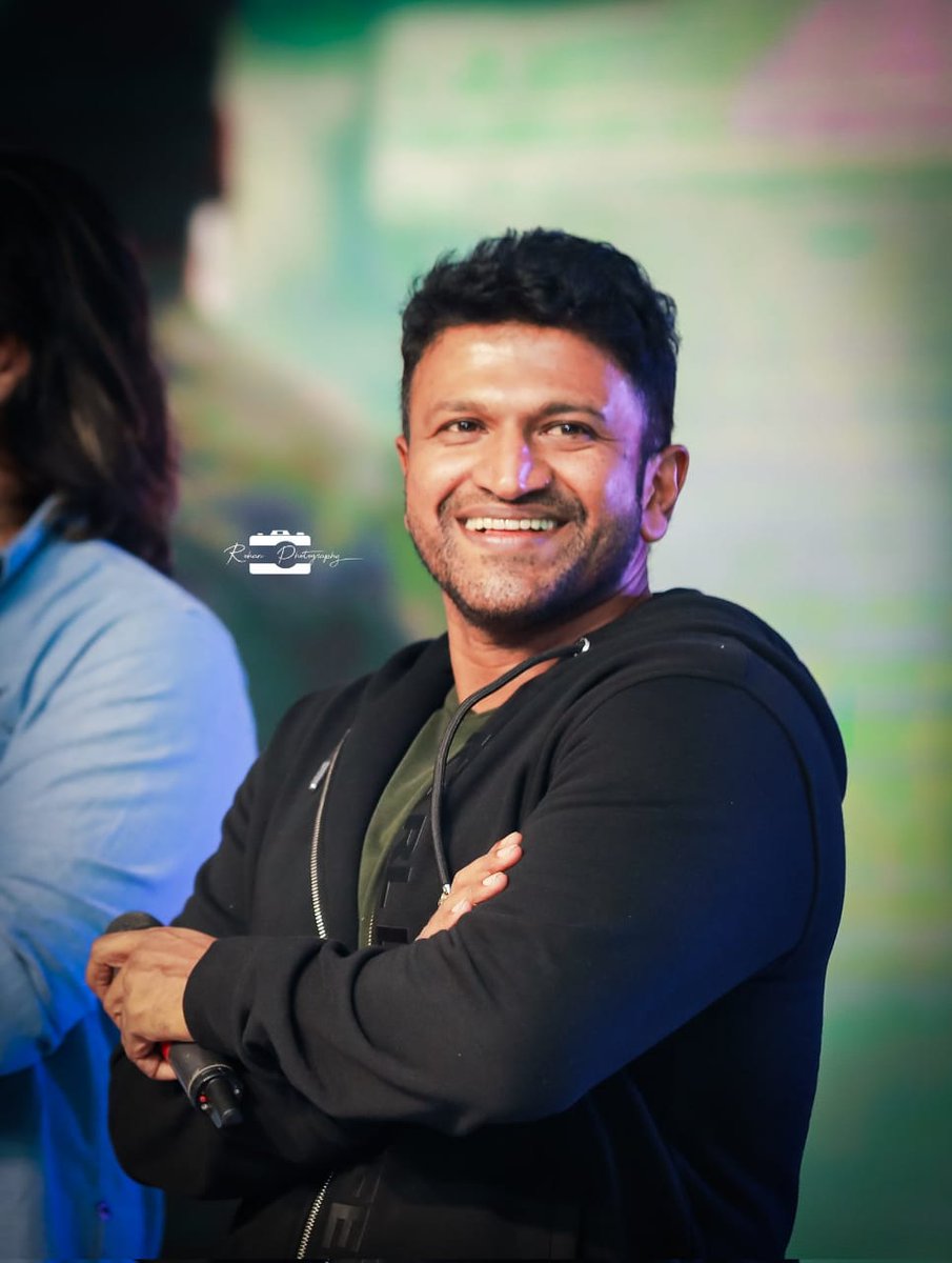 Appunetworkk's tweet photo. @dinakar219 @NimmaShivanna @PuneethRajkumar @TheNameIsYash @JayannaFilms @NimmaAHarsha @ArjunJanyaMusic @dskcuts @KRG_Connects @aanandaaudio Waiting fr title fr #Appu32 sir https://t.co/VCEn9Z1Uy6