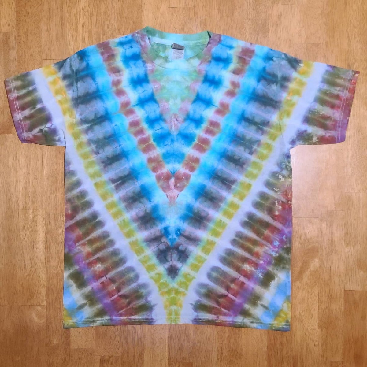 ThTieDye's tweet photo. 1 Youth XL Earthy V
#tiedyeshirt #tiedye #tiedyefashion  #boho #psychedelic #psychedelicart #psychedelicartist #festival #festivalfashion #heady #headyart #festivalgear #goodvibes #cannabisculture #headyfashion #headyart #cannabiscommunity #wearableart #VirginiaBeach https://t.co/E5rUxD7aLN