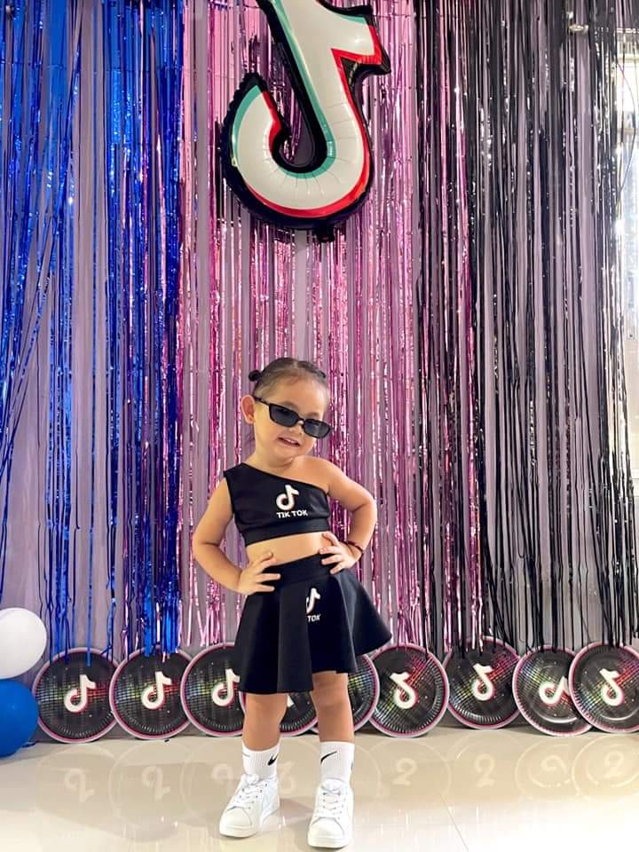 neringgay's tweet photo. happy birthday to our Tiktok queen! Love you anak! 😘 #3rdbday 🎈 https://t.co/858UTegDVd