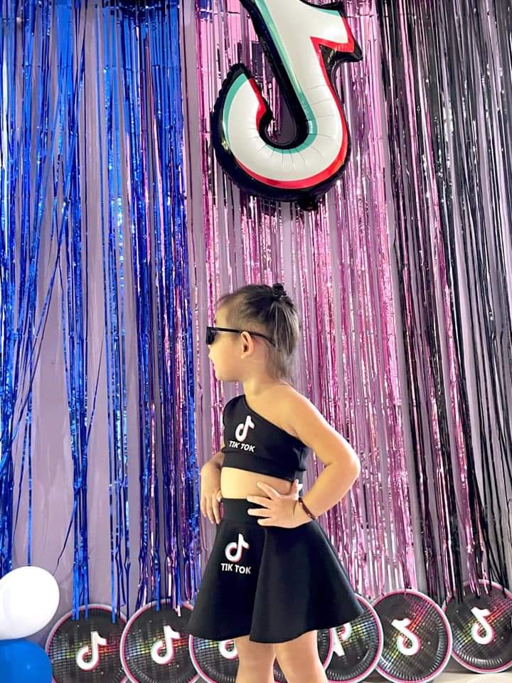 neringgay's tweet photo. happy birthday to our Tiktok queen! Love you anak! 😘 #3rdbday 🎈 https://t.co/858UTegDVd